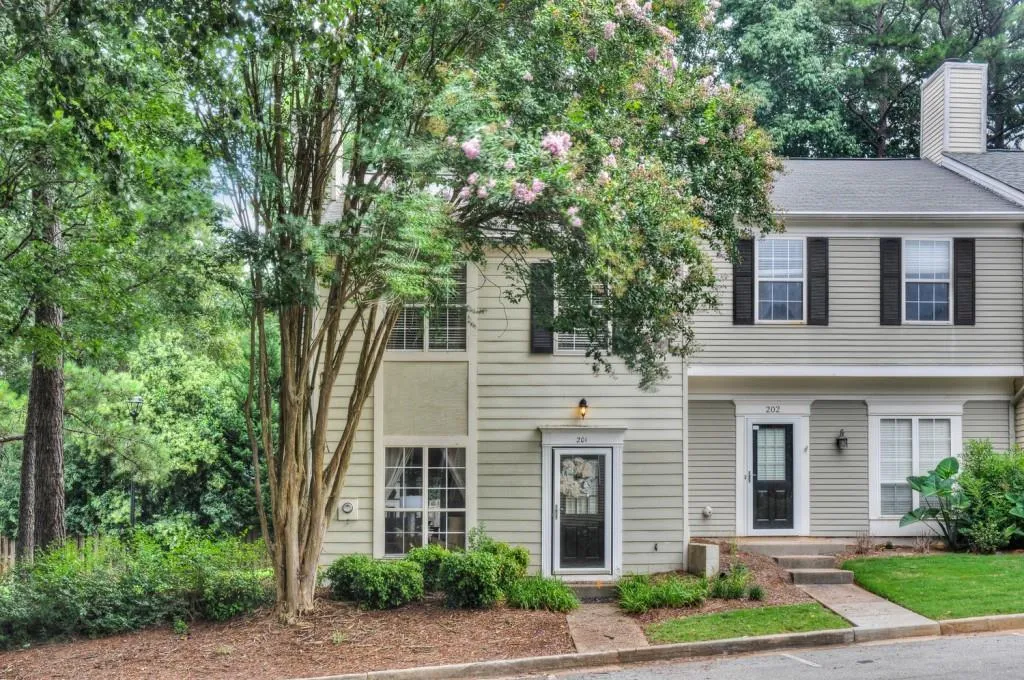 201 Wedgewood Way Unit 201, Sandy Springs, Georgia 30350, 2 Bedrooms Bedrooms, ,2 BathroomsBathrooms,Residential,Sold,201 Wedgewood Way Unit 201,5886294