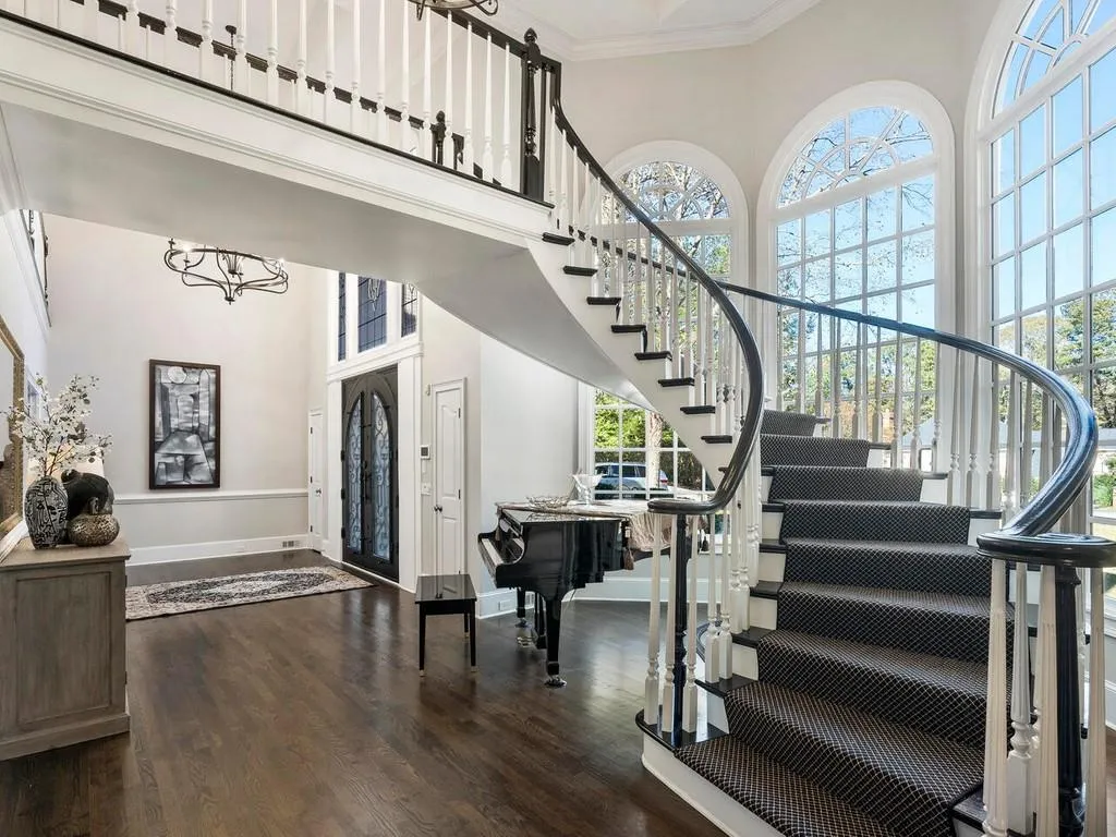 900 Marseilles Drive, Atlanta, Georgia 30327, 6 Bedrooms Bedrooms, ,5 BathroomsBathrooms,Residential,Sold,900 Marseilles Drive,6812586