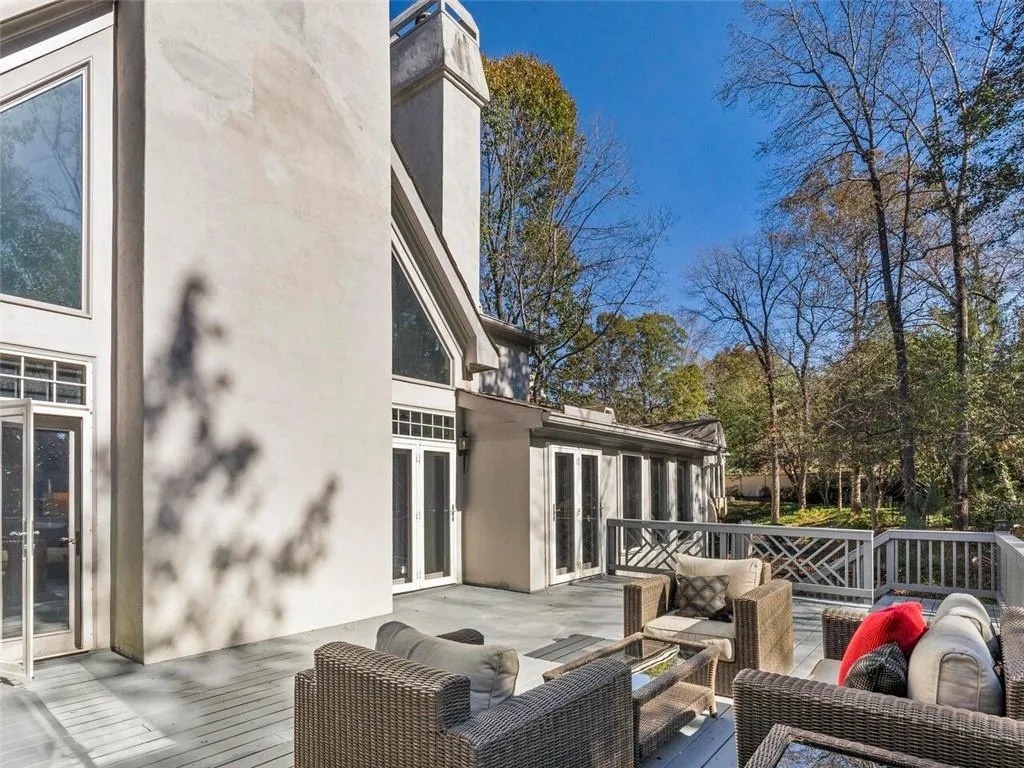 900 Marseilles Drive, Atlanta, Georgia 30327, 6 Bedrooms Bedrooms, ,5 BathroomsBathrooms,Residential,Sold,900 Marseilles Drive,6812586