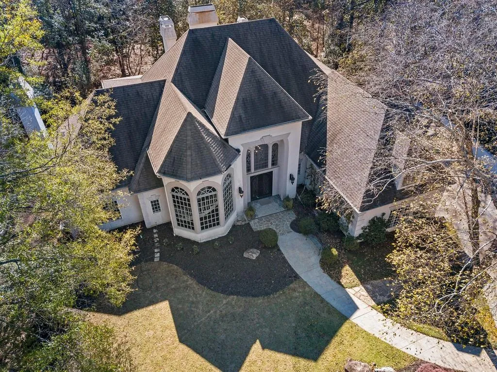 900 Marseilles Drive, Atlanta, Georgia 30327, 6 Bedrooms Bedrooms, ,5 BathroomsBathrooms,Residential,Sold,900 Marseilles Drive,6812586
