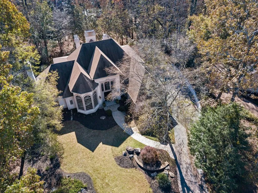 900 Marseilles Drive, Atlanta, Georgia 30327, 6 Bedrooms Bedrooms, ,5 BathroomsBathrooms,Residential,Sold,900 Marseilles Drive,6812586