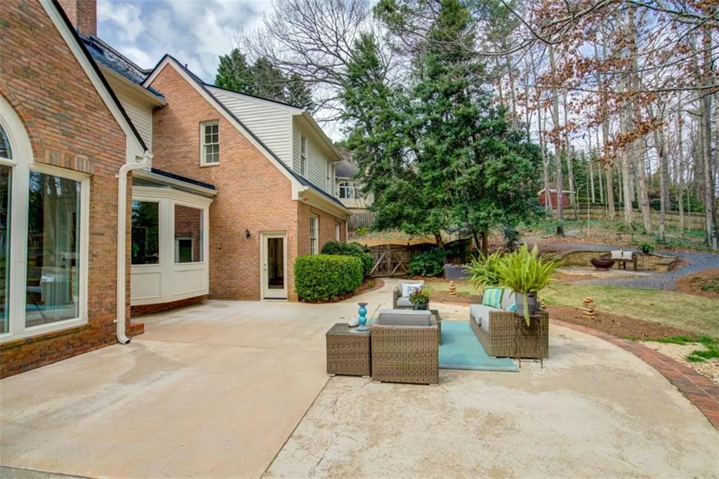 5295 Woodridge Forest Trail, Sandy Springs, Georgia 30327, 5 Bedrooms Bedrooms, ,5 BathroomsBathrooms,Residential,Sold,5295 Woodridge Forest Trail,6559983