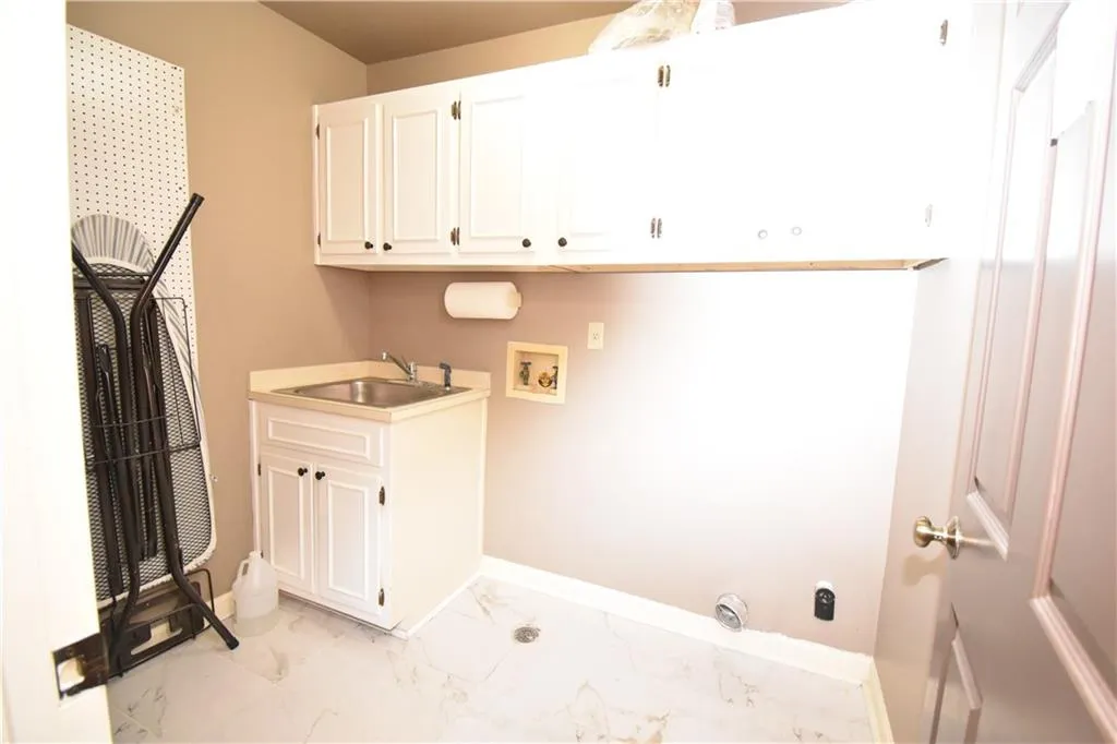 7700 Wickley Way, Atlanta, Georgia 30350, 4 Bedrooms Bedrooms, ,3 BathroomsBathrooms,Residential,For Sale,7700 Wickley Way,7648711