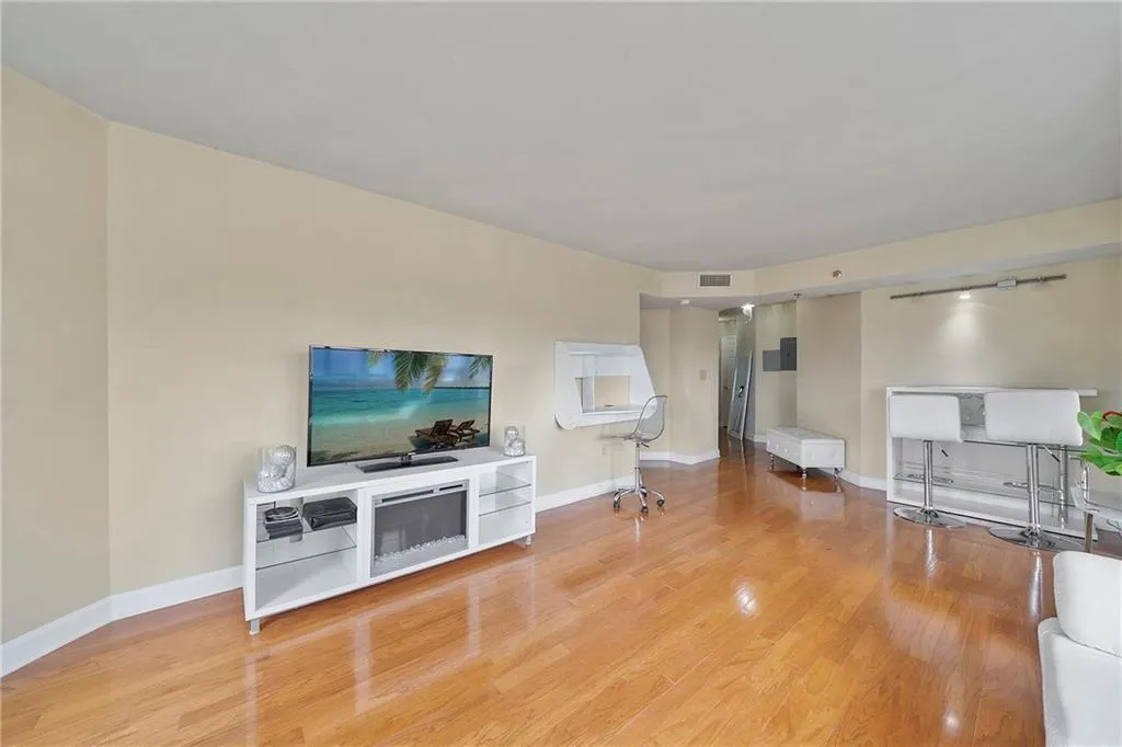 795 Hammond Drive Unit 1008, Atlanta, Georgia 30328, 1 Bedroom Bedrooms, ,1 BathroomBathrooms,Residential,Sold,795 Hammond Drive Unit 1008,6687028