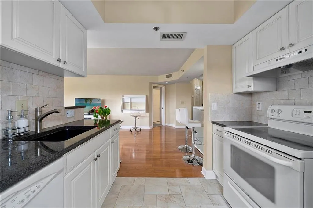 795 Hammond Drive Unit 1008, Atlanta, Georgia 30328, 1 Bedroom Bedrooms, ,1 BathroomBathrooms,Residential,Sold,795 Hammond Drive Unit 1008,6687028
