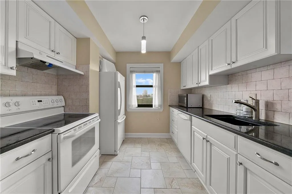 795 Hammond Drive Unit 1008, Atlanta, Georgia 30328, 1 Bedroom Bedrooms, ,1 BathroomBathrooms,Residential,Sold,795 Hammond Drive Unit 1008,6687028