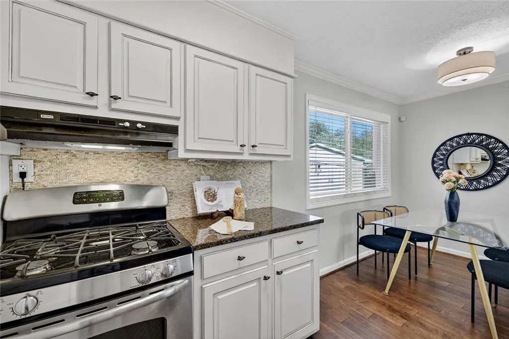 100 Biscayne Drive Nw Unit E4, Atlanta, Georgia 30309, 1 Bedroom Bedrooms, ,1 BathroomBathrooms,Residential,For Sale,100 Biscayne Drive Nw Unit E4,7670612 100 Biscayne Drive Nw Unit E4, Atlanta, Georgia 30309, 1 Bedroom Bedrooms, ,1 BathroomBathrooms,Residential,For Sale,100 Biscayne Drive Nw Unit E4,7670612