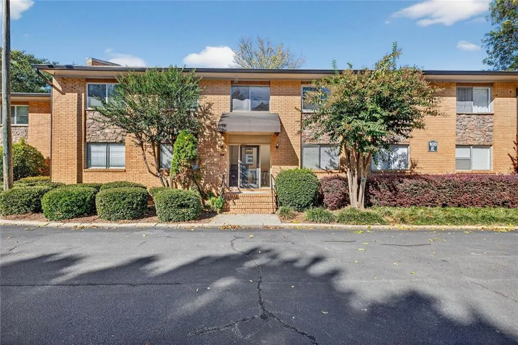 100 Biscayne Drive Nw Unit E4, Atlanta, Georgia 30309, 1 Bedroom Bedrooms, ,1 BathroomBathrooms,Residential,For Sale,100 Biscayne Drive Nw Unit E4,7670612 100 Biscayne Drive Nw Unit E4, Atlanta, Georgia 30309, 1 Bedroom Bedrooms, ,1 BathroomBathrooms,Residential,For Sale,100 Biscayne Drive Nw Unit E4,7670612