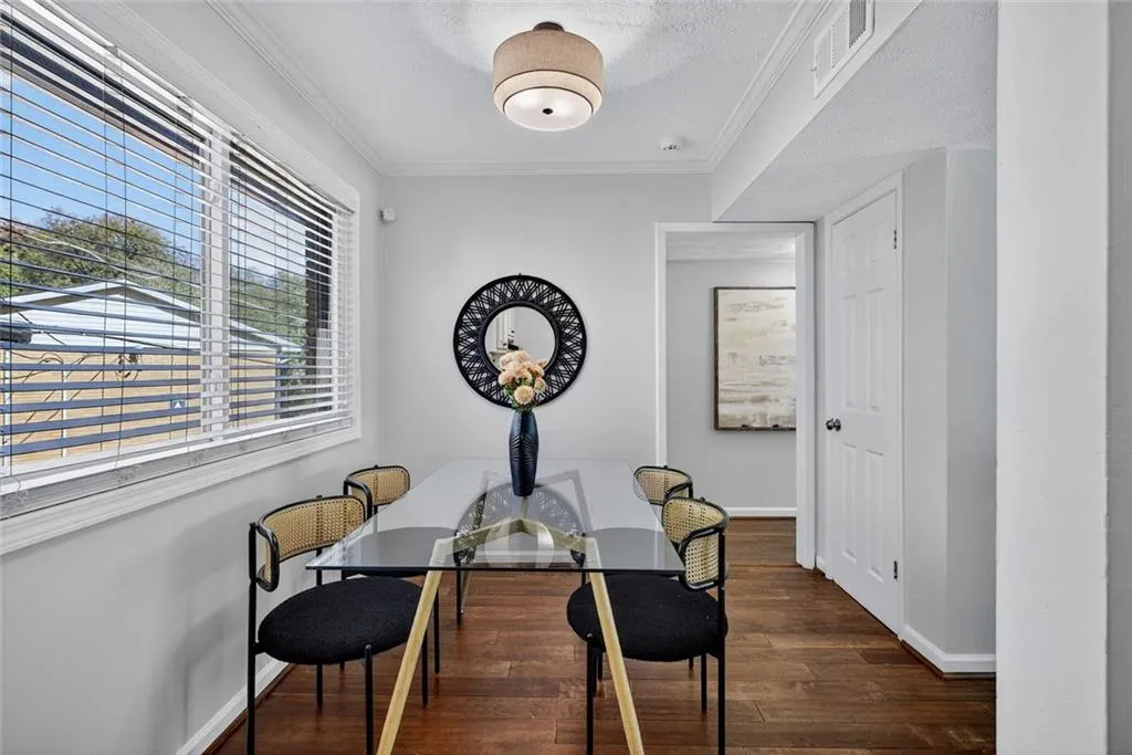 100 Biscayne Drive Nw Unit E4, Atlanta, Georgia 30309, 1 Bedroom Bedrooms, ,1 BathroomBathrooms,Residential,For Sale,100 Biscayne Drive Nw Unit E4,7670612 100 Biscayne Drive Nw Unit E4, Atlanta, Georgia 30309, 1 Bedroom Bedrooms, ,1 BathroomBathrooms,Residential,For Sale,100 Biscayne Drive Nw Unit E4,7670612