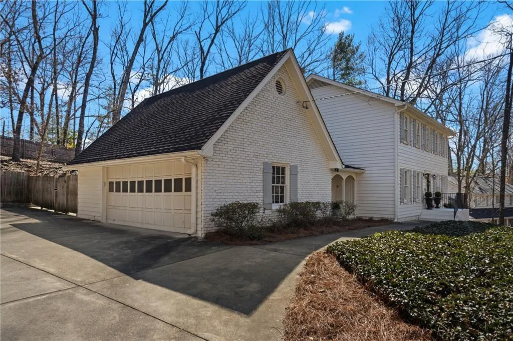 365 Earlston Drive, Atlanta, Georgia 30328, 4 Bedrooms Bedrooms, ,3 BathroomsBathrooms,Residential,Sold,365 Earlston Drive,7719783