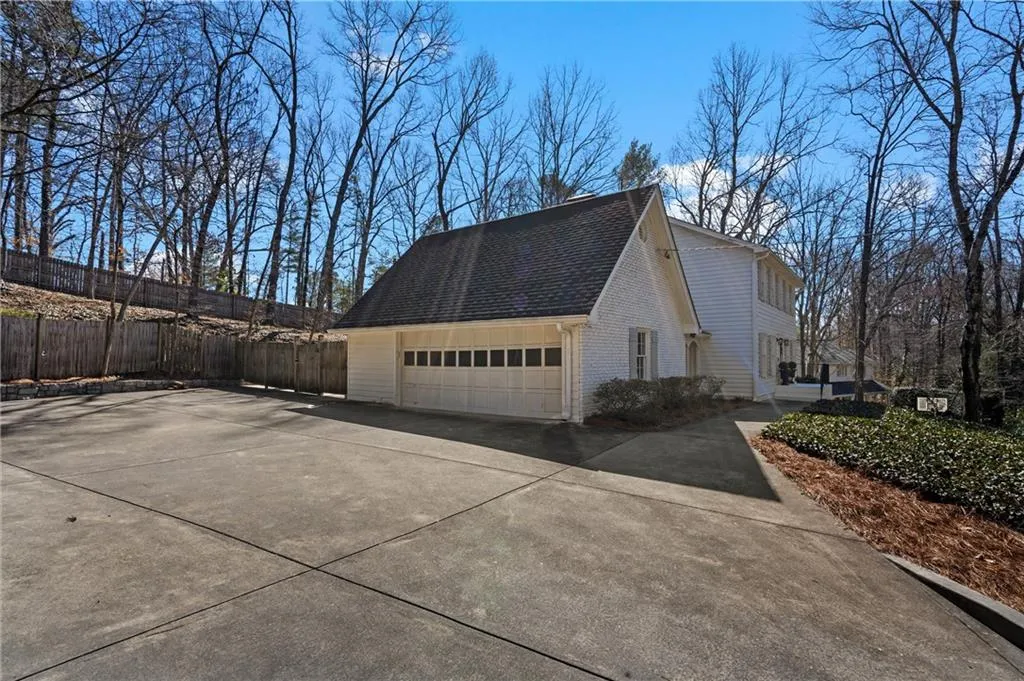 365 Earlston Drive, Atlanta, Georgia 30328, 4 Bedrooms Bedrooms, ,3 BathroomsBathrooms,Residential,Sold,365 Earlston Drive,7719783