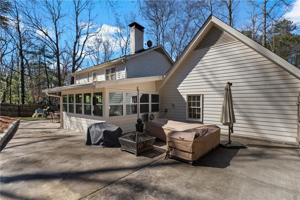 365 Earlston Drive, Atlanta, Georgia 30328, 4 Bedrooms Bedrooms, ,3 BathroomsBathrooms,Residential,Sold,365 Earlston Drive,7719783