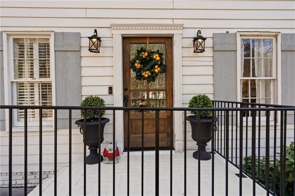 365 Earlston Drive, Atlanta, Georgia 30328, 4 Bedrooms Bedrooms, ,3 BathroomsBathrooms,Residential,Sold,365 Earlston Drive,7719783