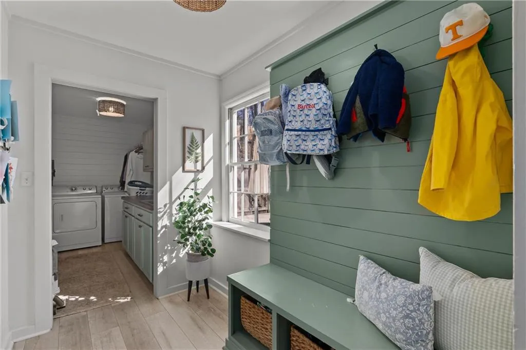 365 Earlston Drive, Atlanta, Georgia 30328, 4 Bedrooms Bedrooms, ,3 BathroomsBathrooms,Residential,Sold,365 Earlston Drive,7719783