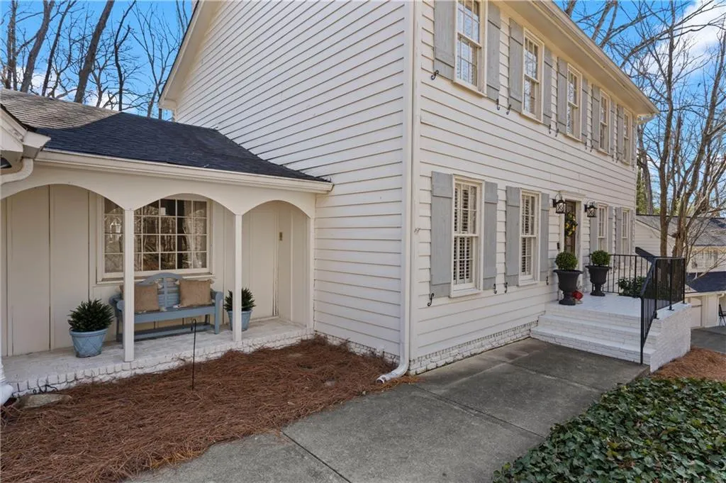 365 Earlston Drive, Atlanta, Georgia 30328, 4 Bedrooms Bedrooms, ,3 BathroomsBathrooms,Residential,Sold,365 Earlston Drive,7719783