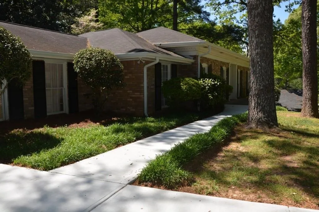 440 Riverside Parkway Nw, Sandy Springs, Georgia 30328, 3 Bedrooms Bedrooms, ,3 BathroomsBathrooms,Residential,Sold,440 Riverside Parkway Nw,6667661