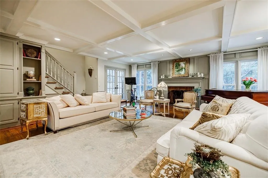1585 Bakers Glen Drive, Sandy Springs, Georgia 30350, 5 Bedrooms Bedrooms, ,5 BathroomsBathrooms,Residential,Sold,1585 Bakers Glen Drive,7273251