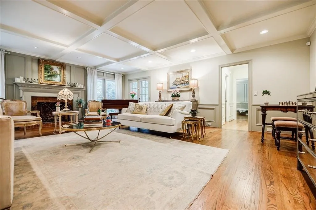 1585 Bakers Glen Drive, Sandy Springs, Georgia 30350, 5 Bedrooms Bedrooms, ,5 BathroomsBathrooms,Residential,Sold,1585 Bakers Glen Drive,7273251