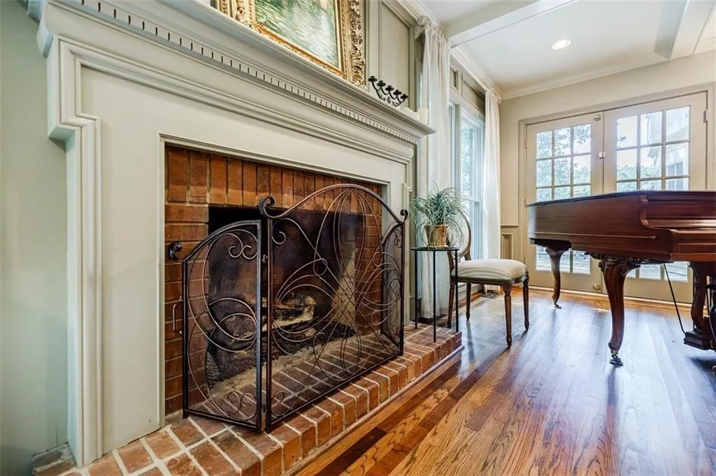 1585 Bakers Glen Drive, Sandy Springs, Georgia 30350, 5 Bedrooms Bedrooms, ,5 BathroomsBathrooms,Residential,Sold,1585 Bakers Glen Drive,7273251