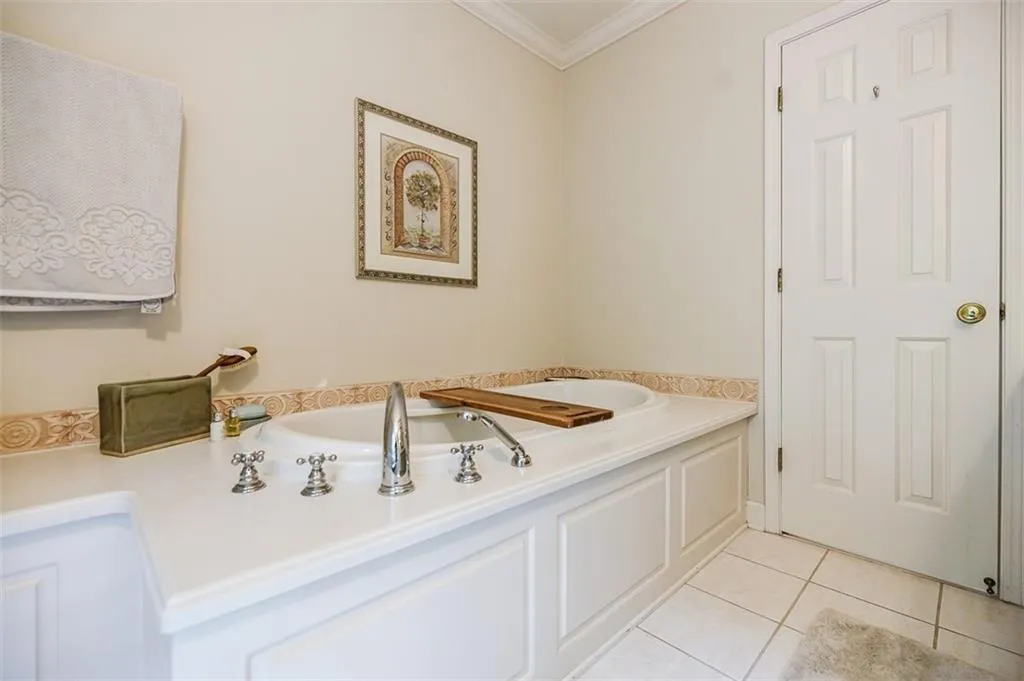 1585 Bakers Glen Drive, Sandy Springs, Georgia 30350, 5 Bedrooms Bedrooms, ,5 BathroomsBathrooms,Residential,Sold,1585 Bakers Glen Drive,7273251