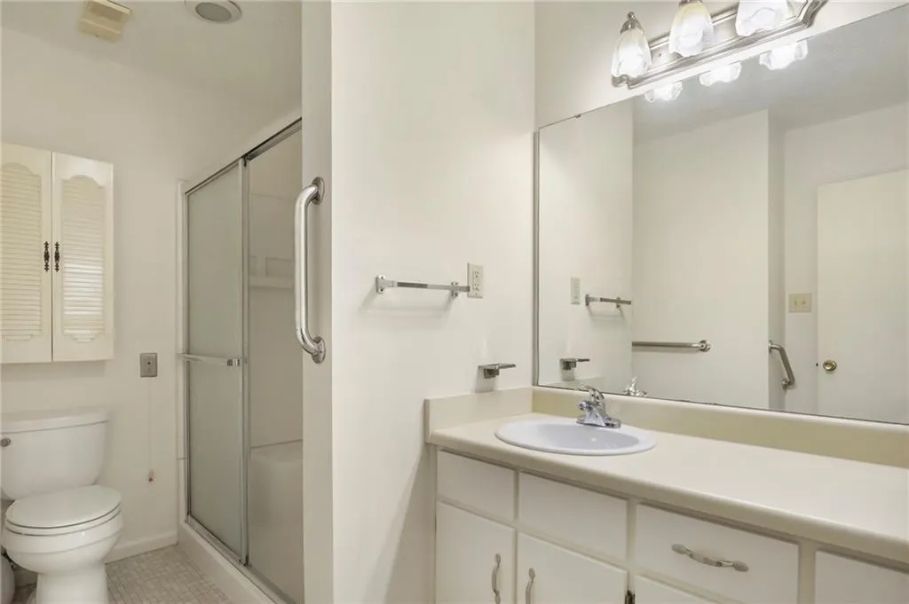 475 Mount Vernon Highway Ne Unit A200, Sandy Springs, Georgia 30328, 2 Bedrooms Bedrooms, ,2 BathroomsBathrooms,Residential,Sold,475 Mount Vernon Highway Ne Unit A200,6970617