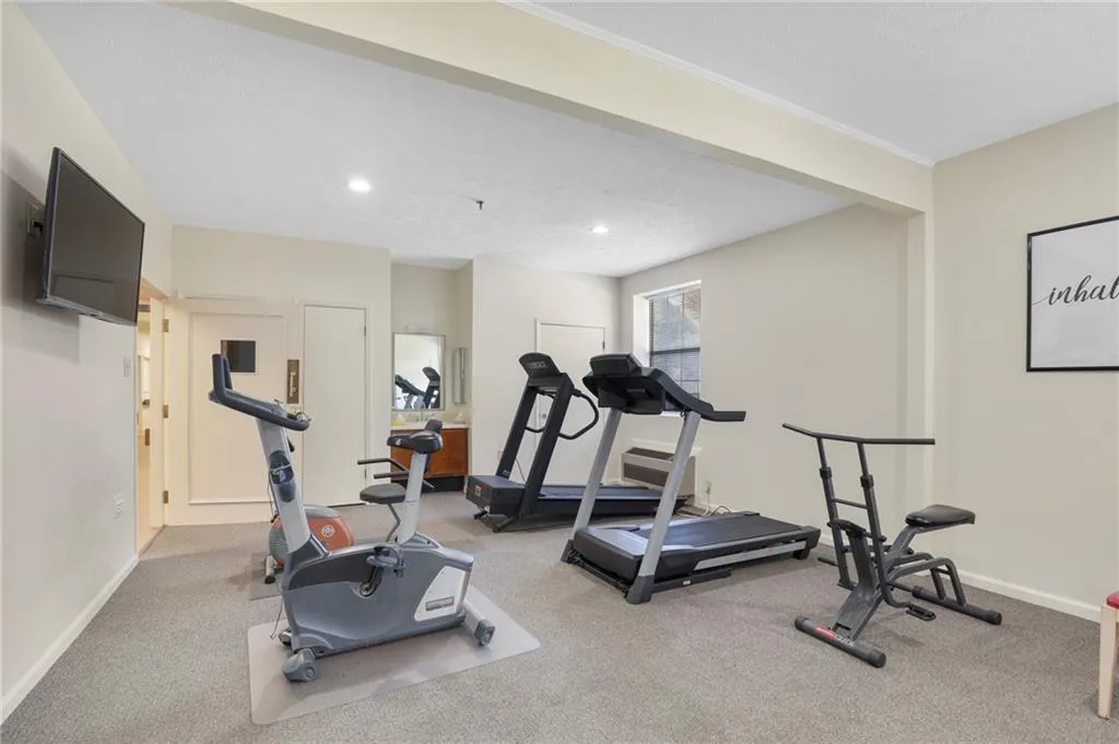 475 Mount Vernon Highway Ne Unit A200, Sandy Springs, Georgia 30328, 2 Bedrooms Bedrooms, ,2 BathroomsBathrooms,Residential,Sold,475 Mount Vernon Highway Ne Unit A200,6970617
