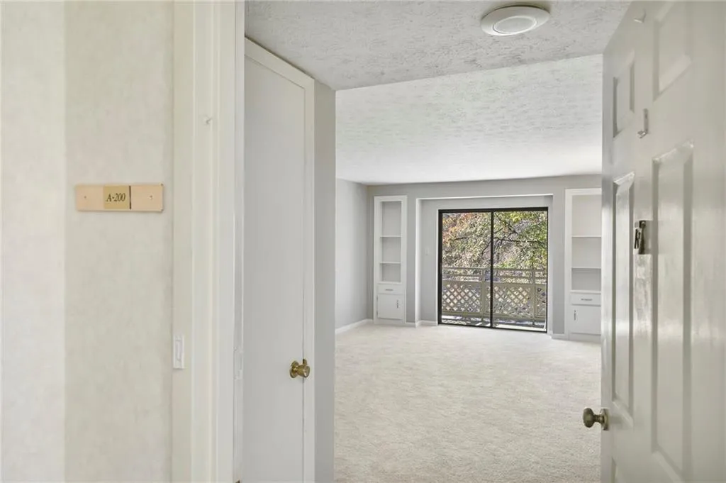 475 Mount Vernon Highway Ne Unit A200, Sandy Springs, Georgia 30328, 2 Bedrooms Bedrooms, ,2 BathroomsBathrooms,Residential,Sold,475 Mount Vernon Highway Ne Unit A200,6970617