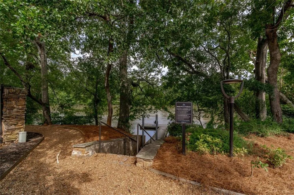 504 Brandywine Circle, Sandy Springs, Georgia 30350, 3 Bedrooms Bedrooms, ,2 BathroomsBathrooms,Residential,Sold,504 Brandywine Circle,7088700