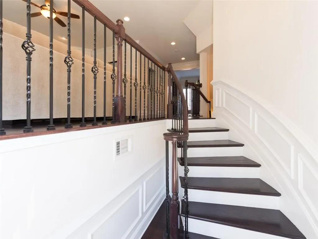 4905 Greylock Walk Se Unit 21, Atlanta, Georgia 30339, 4 Bedrooms Bedrooms, ,2 BathroomsBathrooms,Residential,Sold,4905 Greylock Walk Se Unit 21,5951638