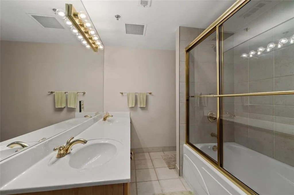 3101 Howell Mill Road Nw Unit 227, Atlanta, Georgia 30327, 2 Bedrooms Bedrooms, ,2 BathroomsBathrooms,Residential,For Sale,3101 Howell Mill Road Nw Unit 227,7610538