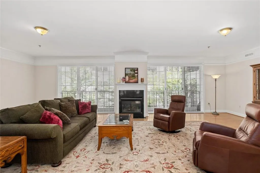 3101 Howell Mill Road Nw Unit 227, Atlanta, Georgia 30327, 2 Bedrooms Bedrooms, ,2 BathroomsBathrooms,Residential,For Sale,3101 Howell Mill Road Nw Unit 227,7610538