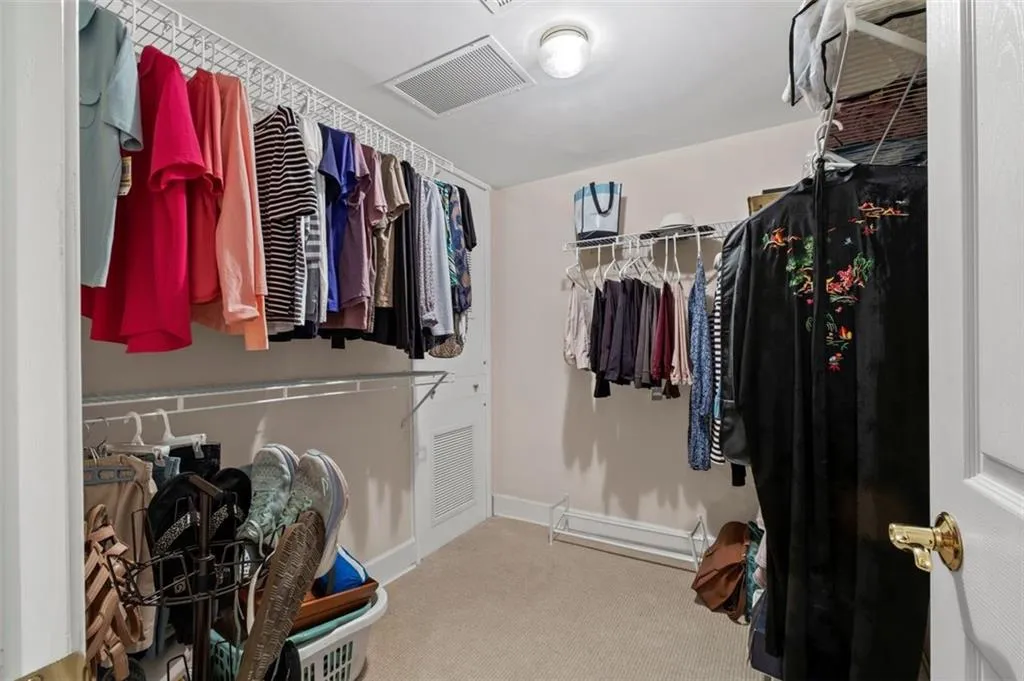 3101 Howell Mill Road Nw Unit 227, Atlanta, Georgia 30327, 2 Bedrooms Bedrooms, ,2 BathroomsBathrooms,Residential,For Sale,3101 Howell Mill Road Nw Unit 227,7610538