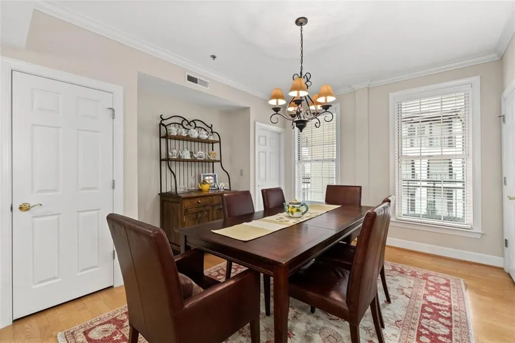 3101 Howell Mill Road Nw Unit 227, Atlanta, Georgia 30327, 2 Bedrooms Bedrooms, ,2 BathroomsBathrooms,Residential,For Sale,3101 Howell Mill Road Nw Unit 227,7610538