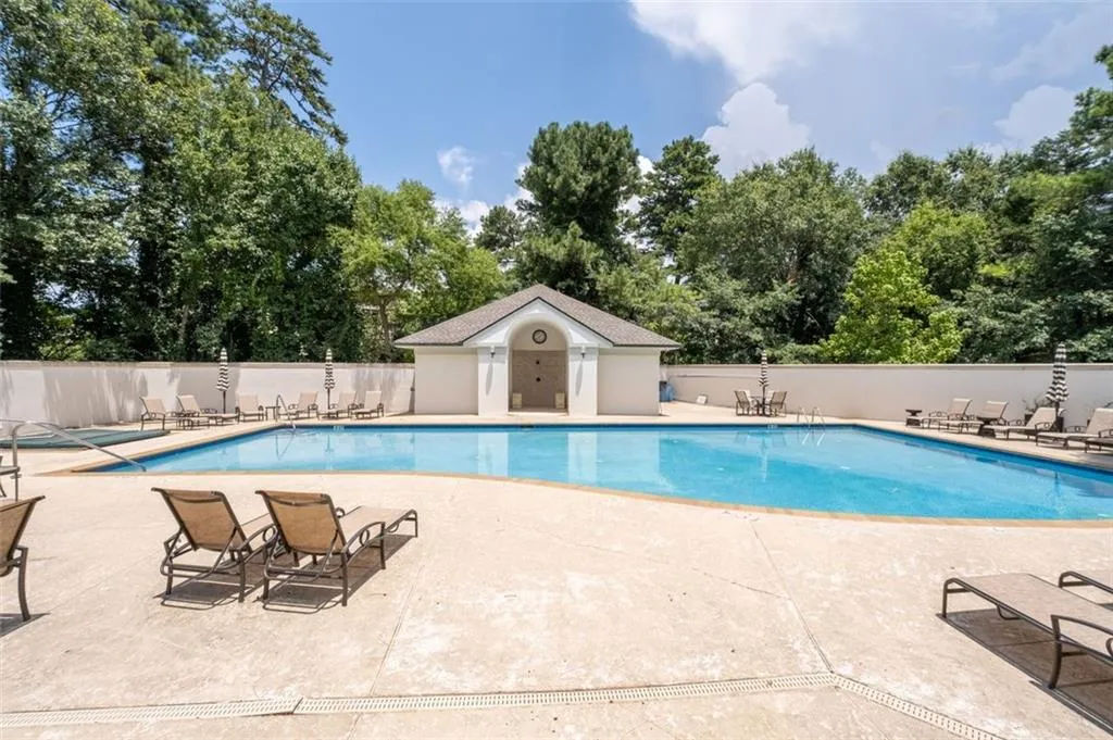 3101 Howell Mill Road Nw Unit 227, Atlanta, Georgia 30327, 2 Bedrooms Bedrooms, ,2 BathroomsBathrooms,Residential,For Sale,3101 Howell Mill Road Nw Unit 227,7610538