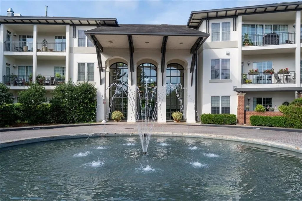 3101 Howell Mill Road Nw Unit 227, Atlanta, Georgia 30327, 2 Bedrooms Bedrooms, ,2 BathroomsBathrooms,Residential,For Sale,3101 Howell Mill Road Nw Unit 227,7610538