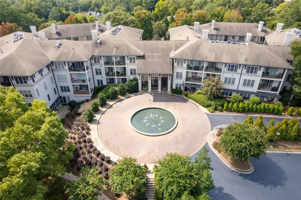 3101 Howell Mill Road Nw Unit 227, Atlanta, Georgia 30327, 2 Bedrooms Bedrooms, ,2 BathroomsBathrooms,Residential,For Sale,3101 Howell Mill Road Nw Unit 227,7610538