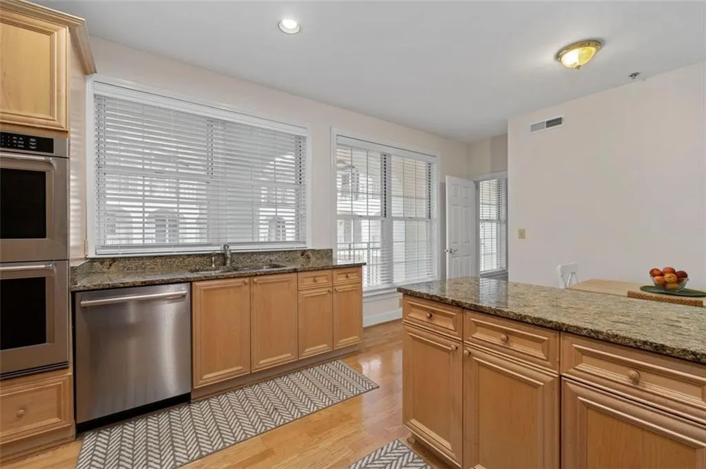 3101 Howell Mill Road Nw Unit 227, Atlanta, Georgia 30327, 2 Bedrooms Bedrooms, ,2 BathroomsBathrooms,Residential,For Sale,3101 Howell Mill Road Nw Unit 227,7610538