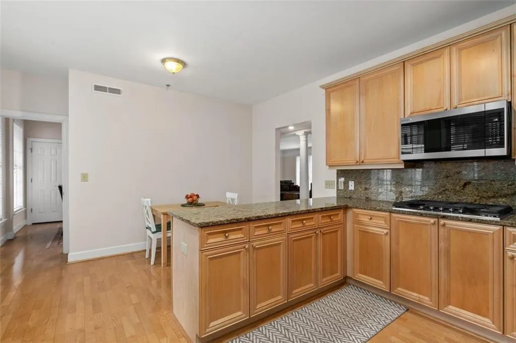 3101 Howell Mill Road Nw Unit 227, Atlanta, Georgia 30327, 2 Bedrooms Bedrooms, ,2 BathroomsBathrooms,Residential,For Sale,3101 Howell Mill Road Nw Unit 227,7610538