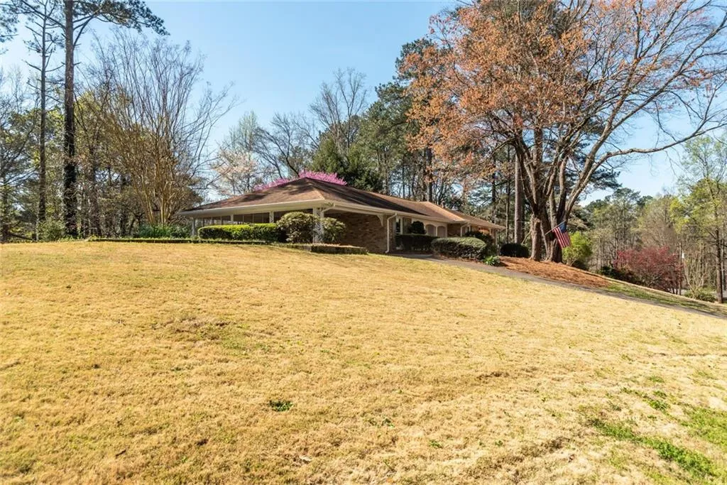 520 Amberidge Trail, Atlanta, Georgia 30328, 4 Bedrooms Bedrooms, ,3 BathroomsBathrooms,Residential,Sold,520 Amberidge Trail,6525796