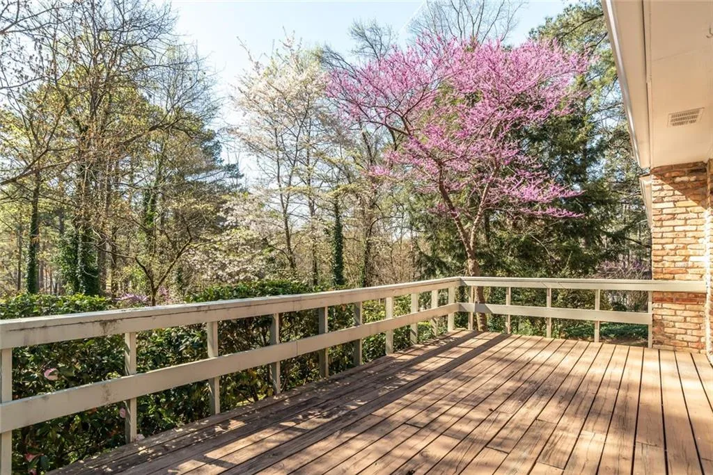 520 Amberidge Trail, Atlanta, Georgia 30328, 4 Bedrooms Bedrooms, ,3 BathroomsBathrooms,Residential,Sold,520 Amberidge Trail,6525796