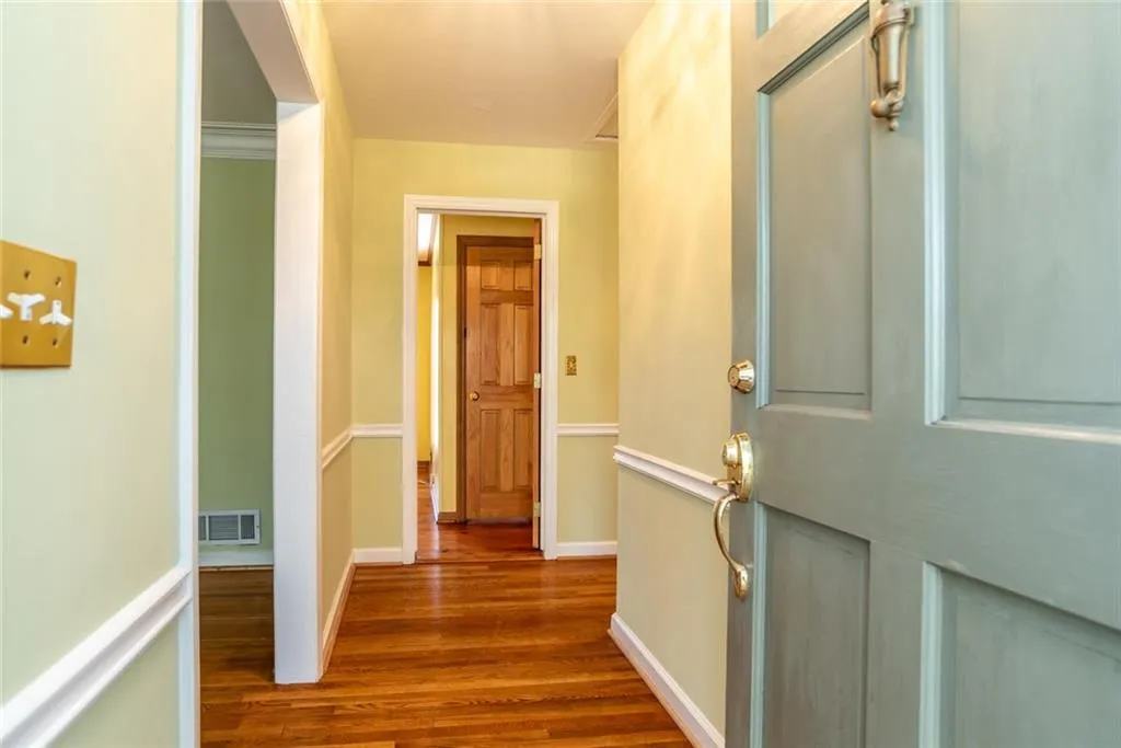 520 Amberidge Trail, Atlanta, Georgia 30328, 4 Bedrooms Bedrooms, ,3 BathroomsBathrooms,Residential,Sold,520 Amberidge Trail,6525796