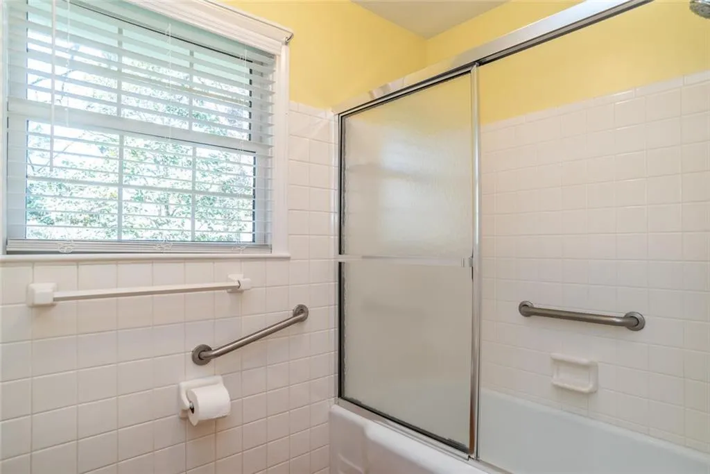 520 Amberidge Trail, Atlanta, Georgia 30328, 4 Bedrooms Bedrooms, ,3 BathroomsBathrooms,Residential,Sold,520 Amberidge Trail,6525796