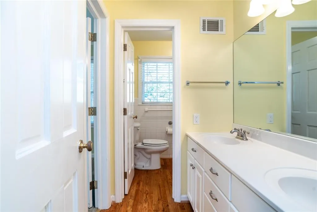 520 Amberidge Trail, Atlanta, Georgia 30328, 4 Bedrooms Bedrooms, ,3 BathroomsBathrooms,Residential,Sold,520 Amberidge Trail,6525796