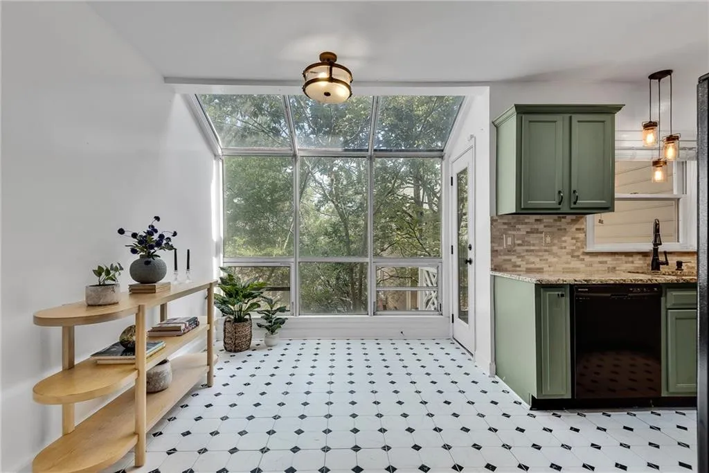 7500 Roswell Road Unit 59, Atlanta, Georgia 30350, 2 Bedrooms Bedrooms, ,2 BathroomsBathrooms,Residential,Sold,7500 Roswell Road Unit 59,7736049