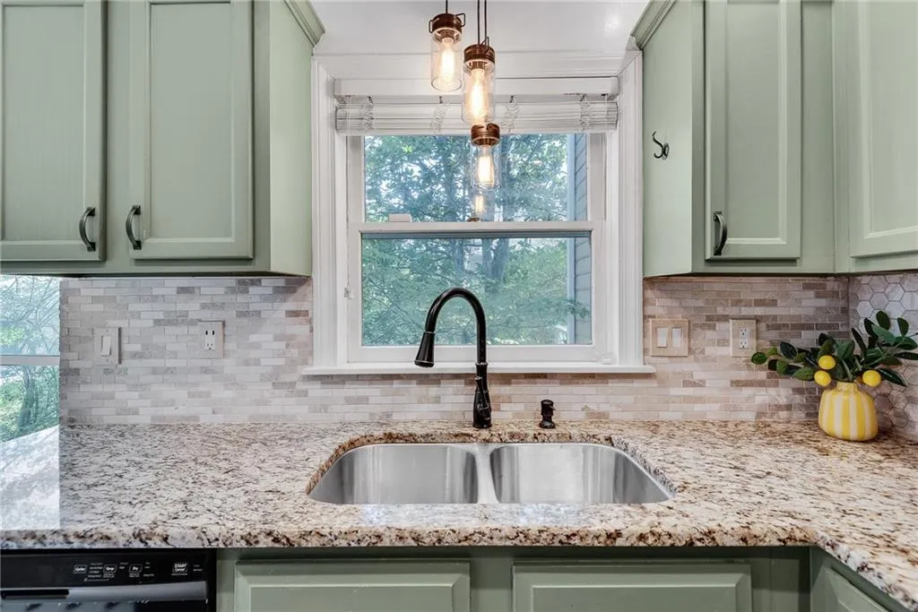 7500 Roswell Road Unit 59, Atlanta, Georgia 30350, 2 Bedrooms Bedrooms, ,2 BathroomsBathrooms,Residential,Sold,7500 Roswell Road Unit 59,7736049