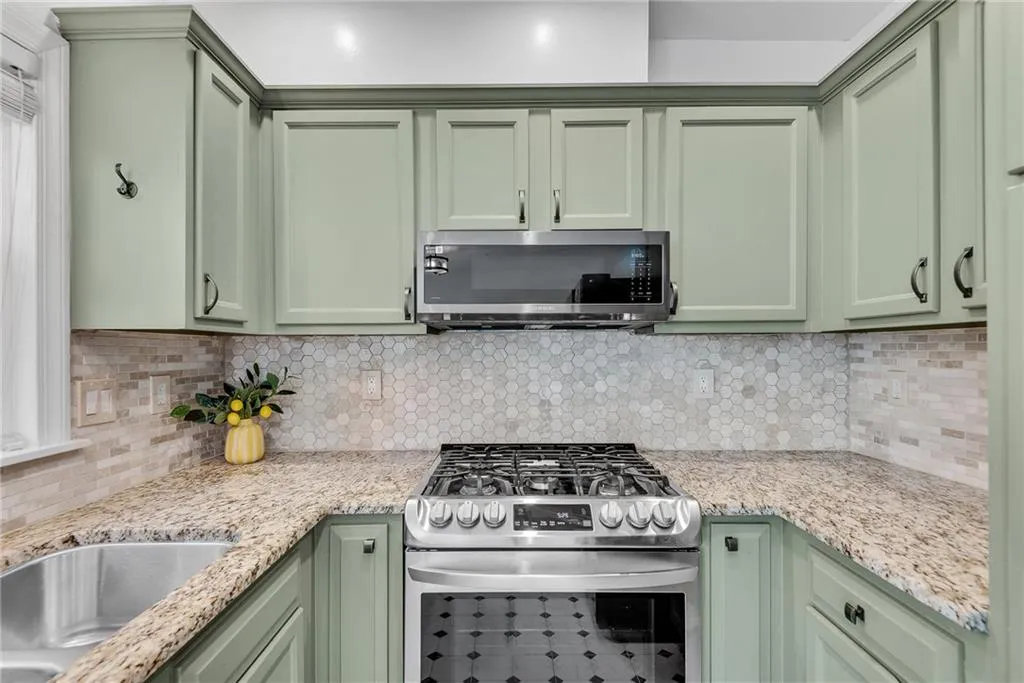 7500 Roswell Road Unit 59, Atlanta, Georgia 30350, 2 Bedrooms Bedrooms, ,2 BathroomsBathrooms,Residential,Sold,7500 Roswell Road Unit 59,7736049