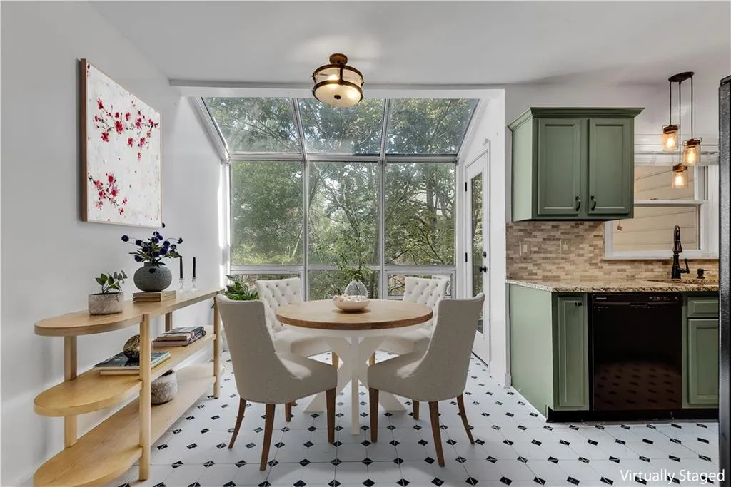 7500 Roswell Road Unit 59, Atlanta, Georgia 30350, 2 Bedrooms Bedrooms, ,2 BathroomsBathrooms,Residential,Sold,7500 Roswell Road Unit 59,7736049