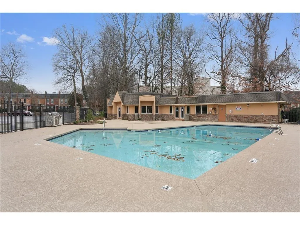 255 Winding River Drive Unit H, Sandy Springs, Georgia 30350, 2 Bedrooms Bedrooms, ,1 BathroomBathrooms,Residential,Sold,255 Winding River Drive Unit H,5821360