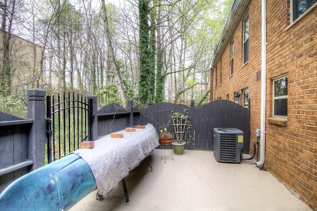 255 Winding River Drive Unit H, Sandy Springs, Georgia 30350, 2 Bedrooms Bedrooms, ,1 BathroomBathrooms,Residential,Sold,255 Winding River Drive Unit H,5821360