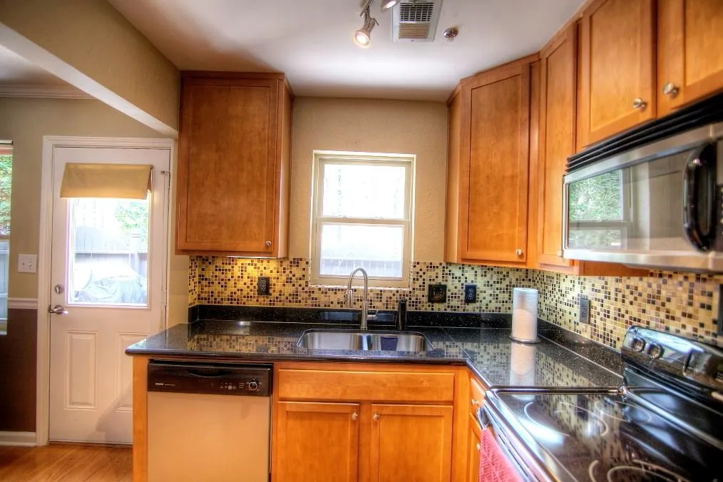 255 Winding River Drive Unit H, Sandy Springs, Georgia 30350, 2 Bedrooms Bedrooms, ,1 BathroomBathrooms,Residential,Sold,255 Winding River Drive Unit H,5821360